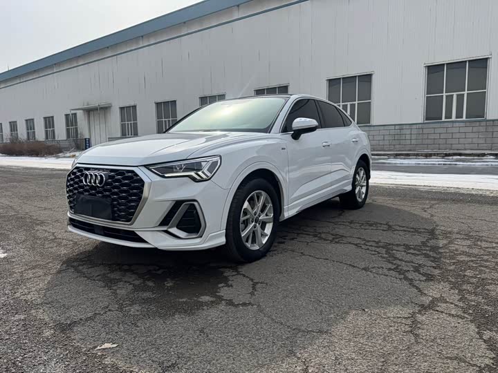 Photo 1 - Audi Q3 Sportback