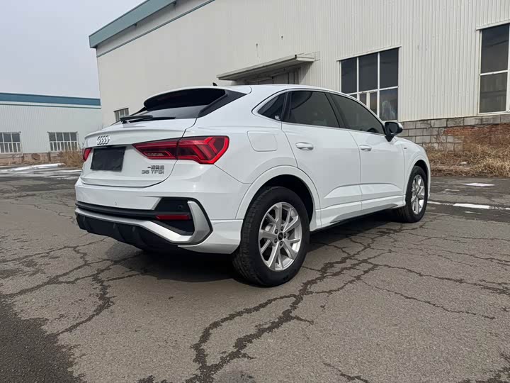 Photo 7 - Audi Q3 Sportback