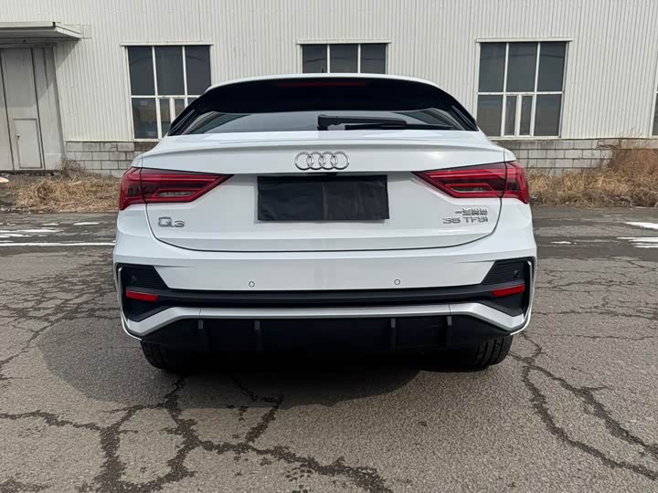 Photo 8 - Audi Q3 Sportback