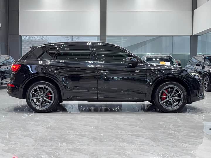 Фото 3 - Audi Q5L