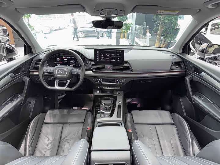 Фото 7 - Audi Q5L