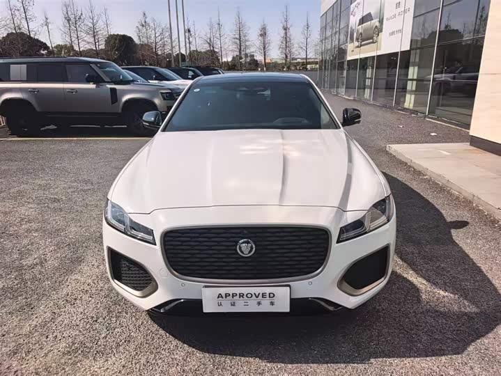 Фото 2 - Jaguar XF L