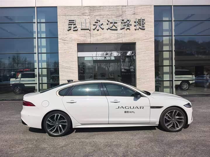 Фото 3 - Jaguar XF L