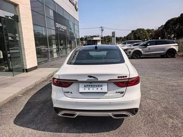 Фото 4 - Jaguar XF L