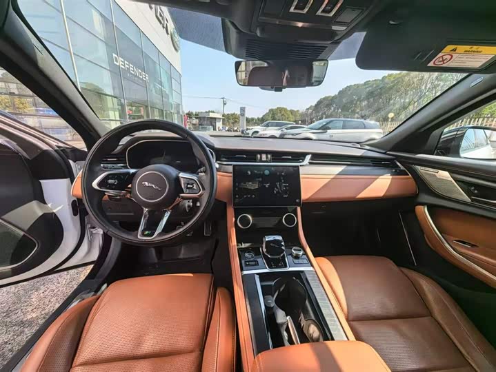 Фото 7 - Jaguar XF L