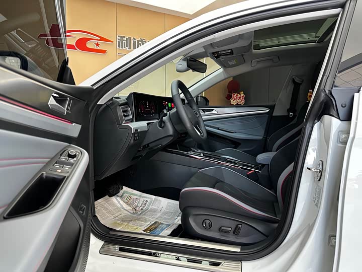 Фото 9 - Volkswagen Lamando L