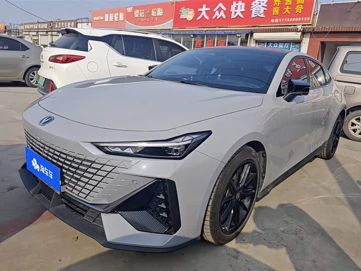 Фото 1 - Changan UNI-V