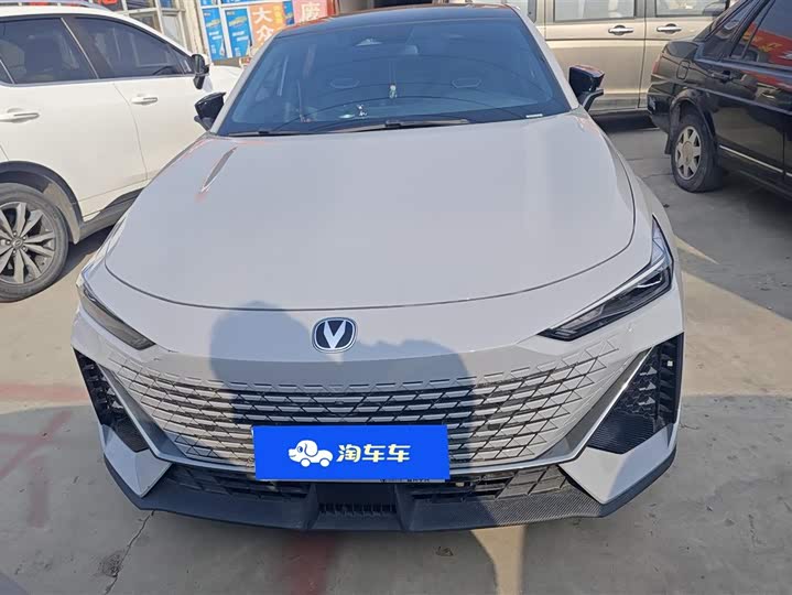 Фото 2 - Changan UNI-V