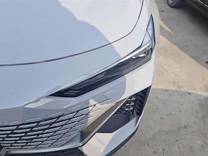 Фото 5 - Changan UNI-V