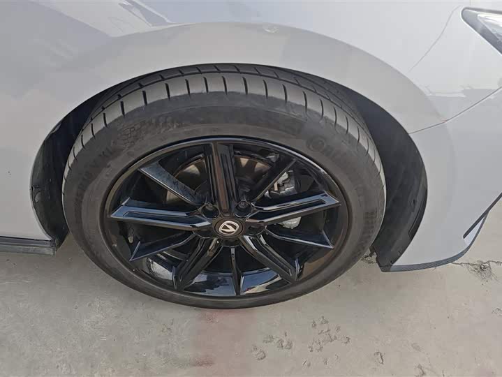 Фото 6 - Changan UNI-V