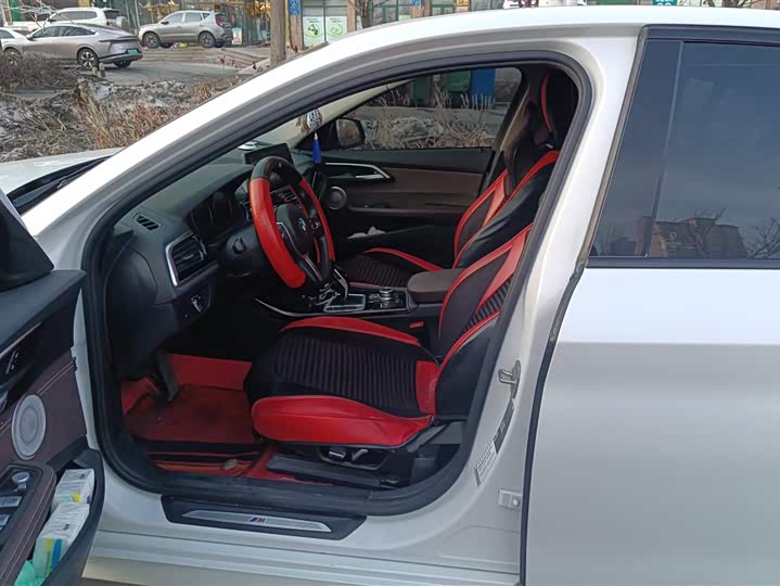 Фото 9 - BMW 1 Series