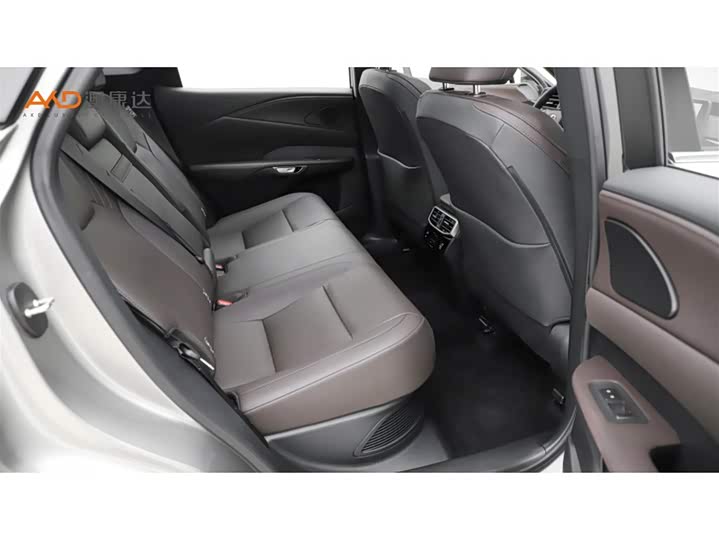 Фото 8 - Lexus RX