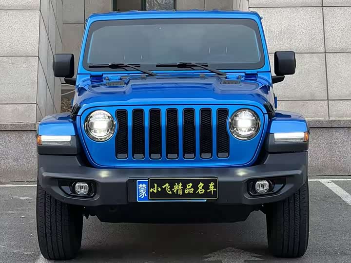 Фото 2 - Jeep Wrangler