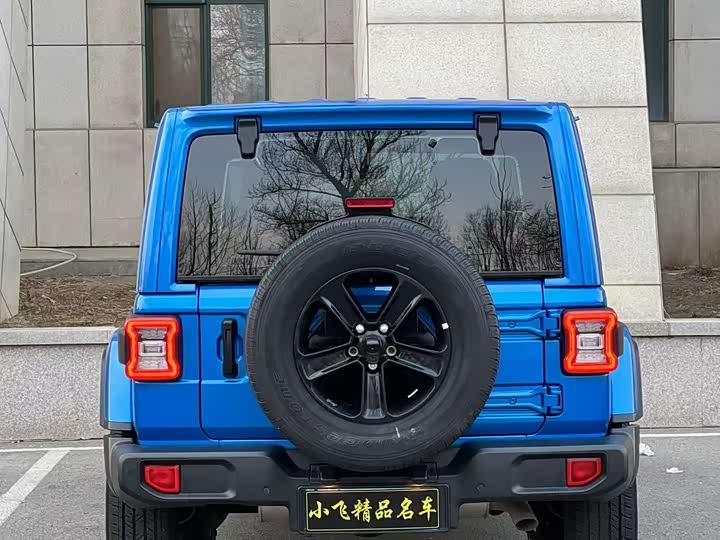 Фото 4 - Jeep Wrangler