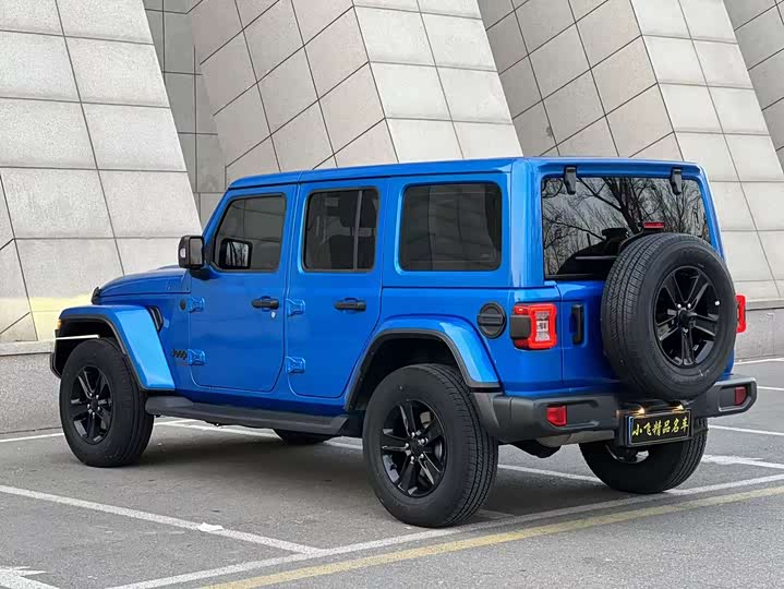 Фото 5 - Jeep Wrangler