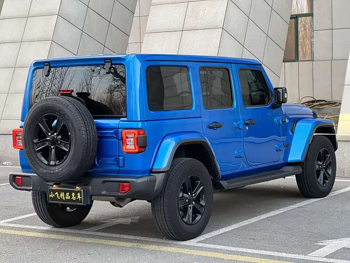 Фото 6 - Jeep Wrangler