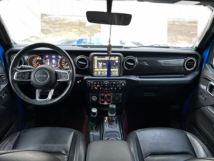 Фото 9 - Jeep Wrangler