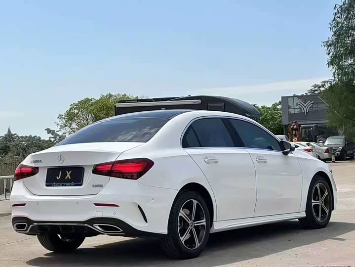 Фото 9 - Mercedes-Benz A-Class