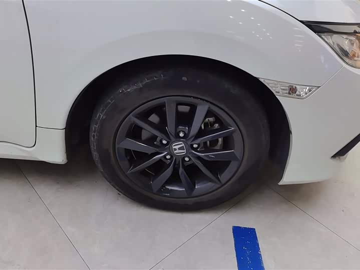 Фото 6 - Honda Civic