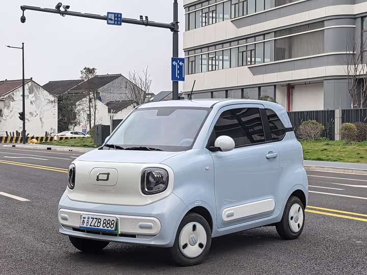 Фото 1 - Bestune Pony