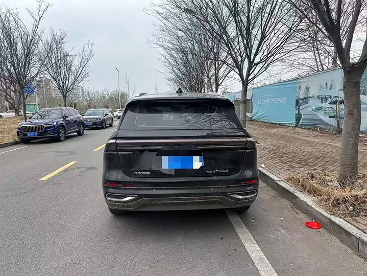 Фото 8 - Lincoln Nautilus