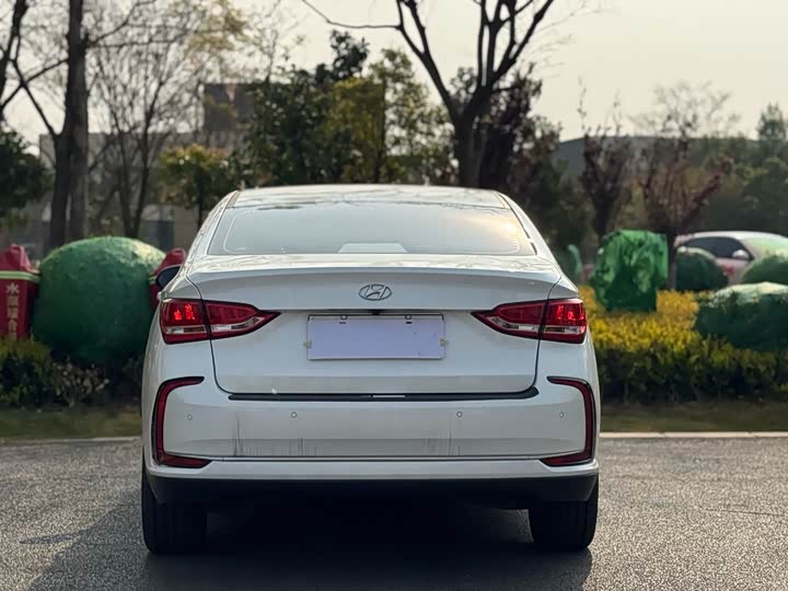 Фото 8 - Beijing EU5