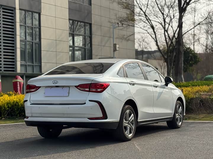 Фото 9 - Beijing EU5