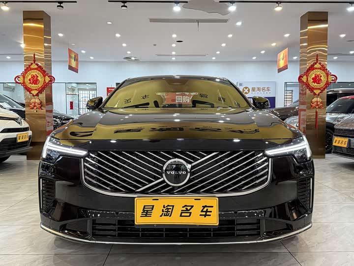 Фото 2 - Volvo S90