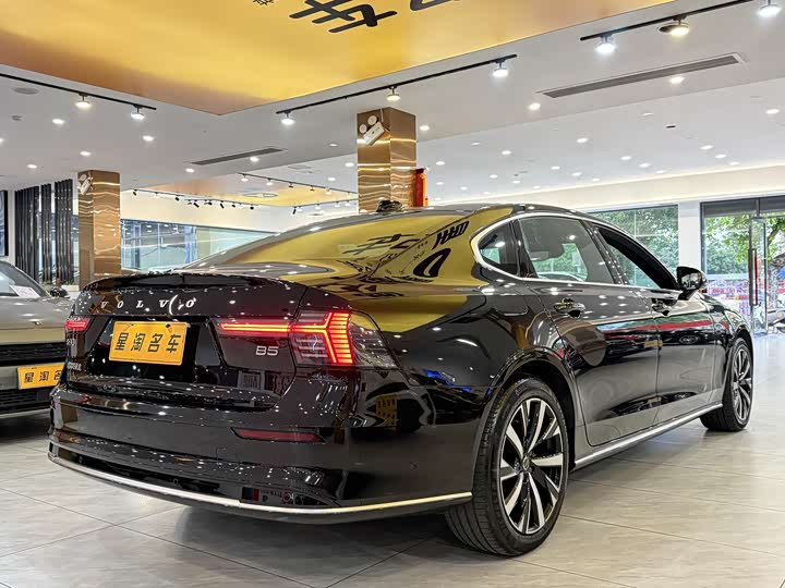Фото 4 - Volvo S90