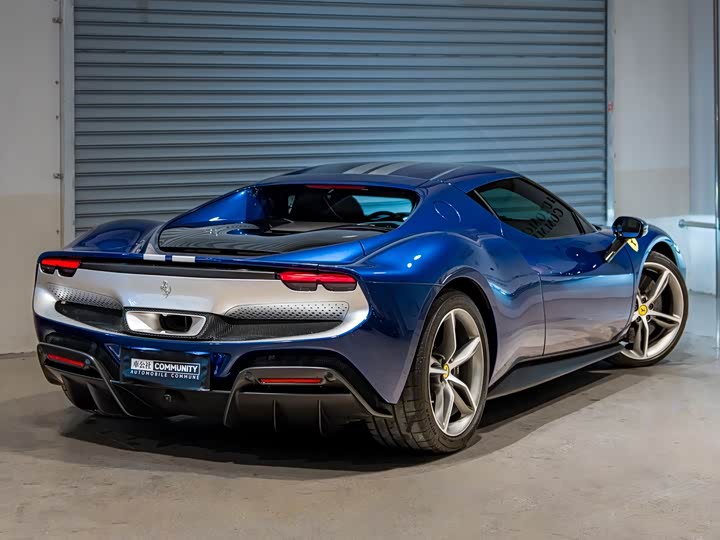 Фото 2 - Ferrari 296