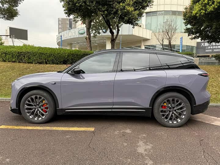 Фото 3 - Nio ES6