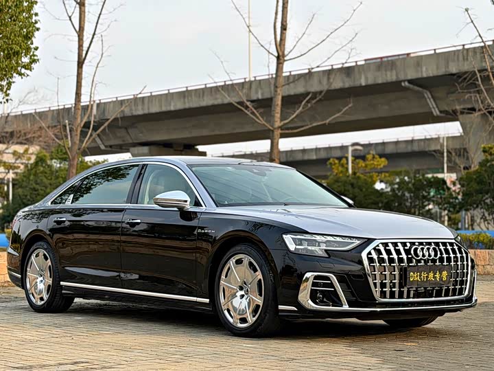 Photo 3 - Audi A8