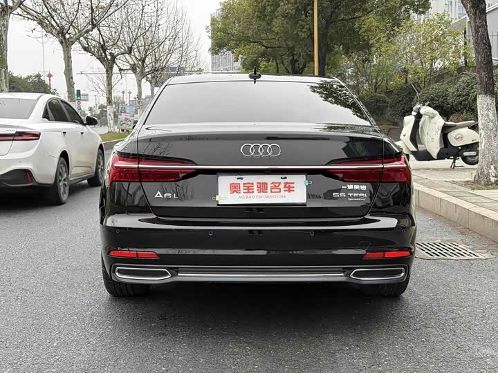 Фото 5 - Audi A6L