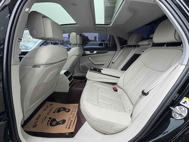 Фото 7 - Audi A6L