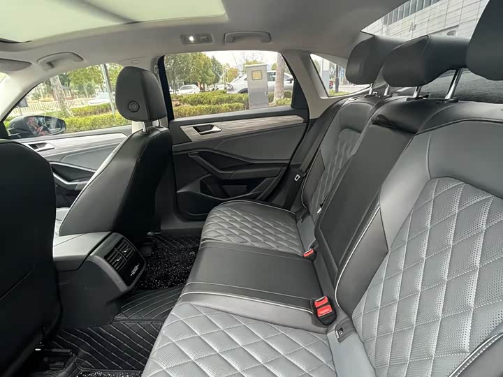 Фото 5 - Volkswagen Sagitar L