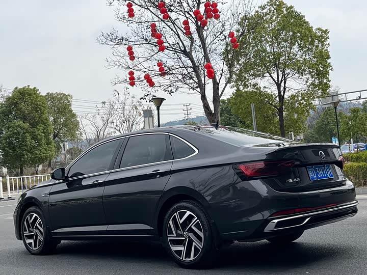 Фото 9 - Volkswagen Sagitar L