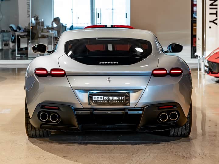 Фото 9 - Ferrari Roma