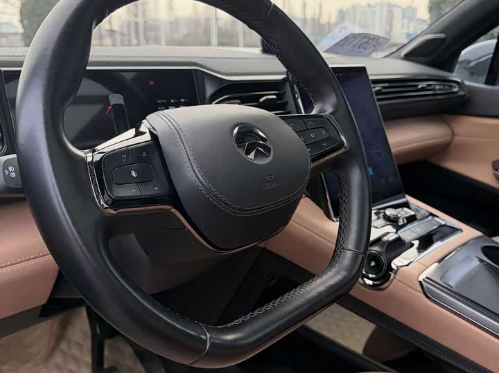 Фото 8 - Nio ES8