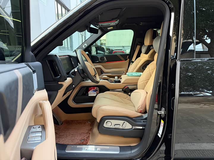 Фото 4 - BYD FangChengBao Leopard 8