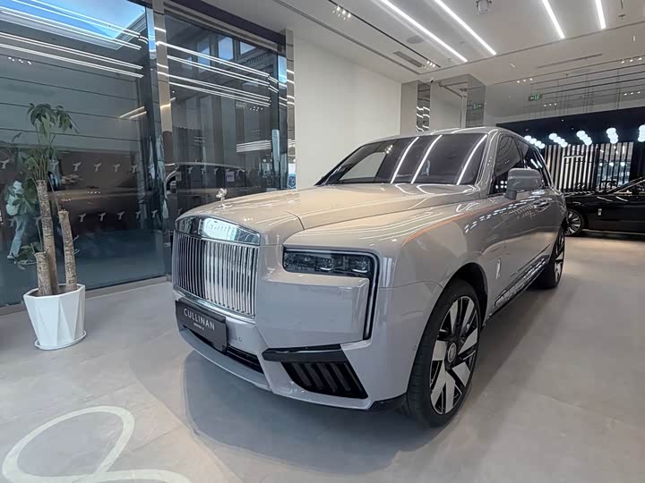 Фото 1 - Rolls-Royce Cullinan
