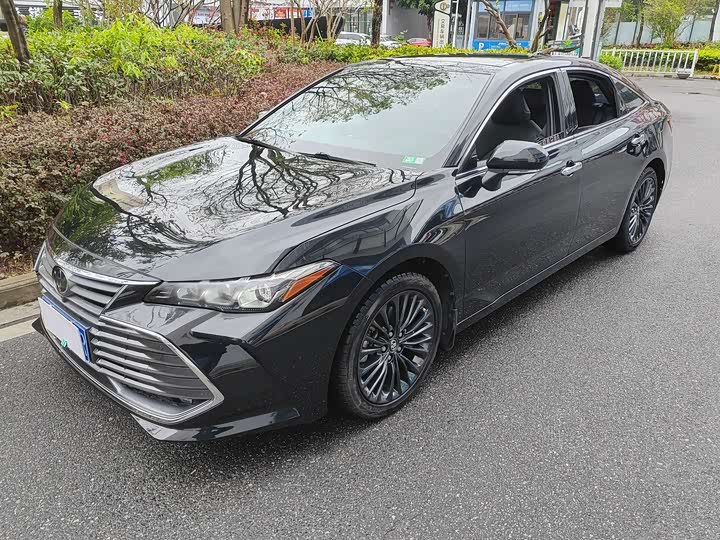 Photo 1 - Toyota Avalon