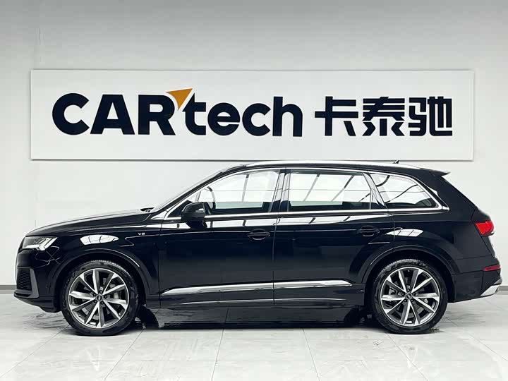 Фото 3 - Audi Q7