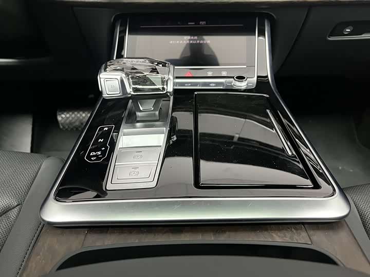 Фото 6 - Audi Q7