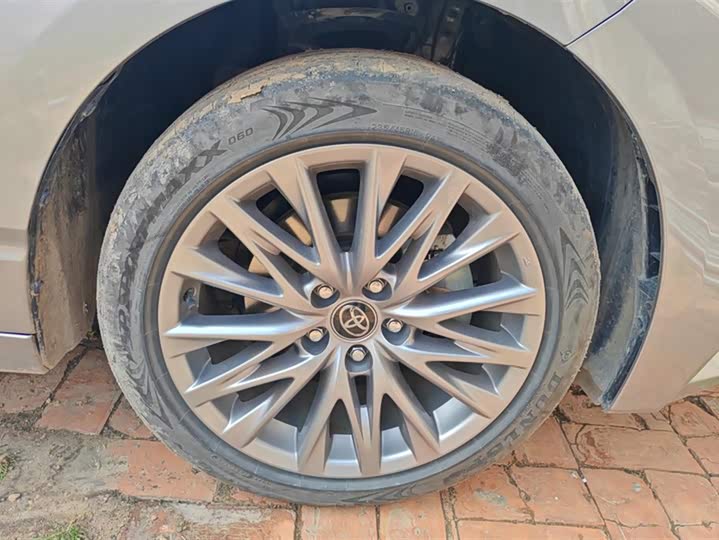 Фото 6 - Toyota Avalon