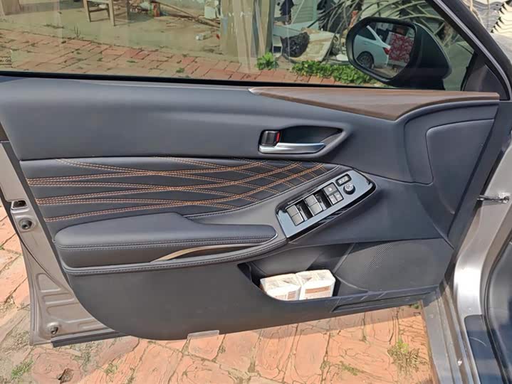 Фото 7 - Toyota Avalon