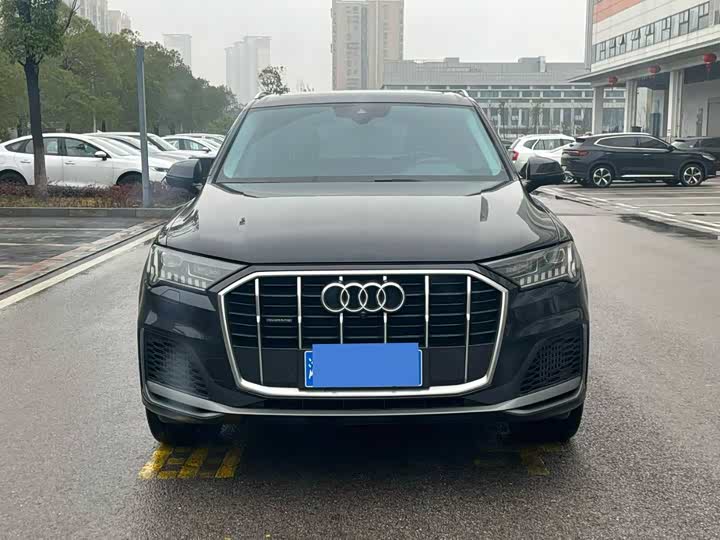 Фото 2 - Audi Q7