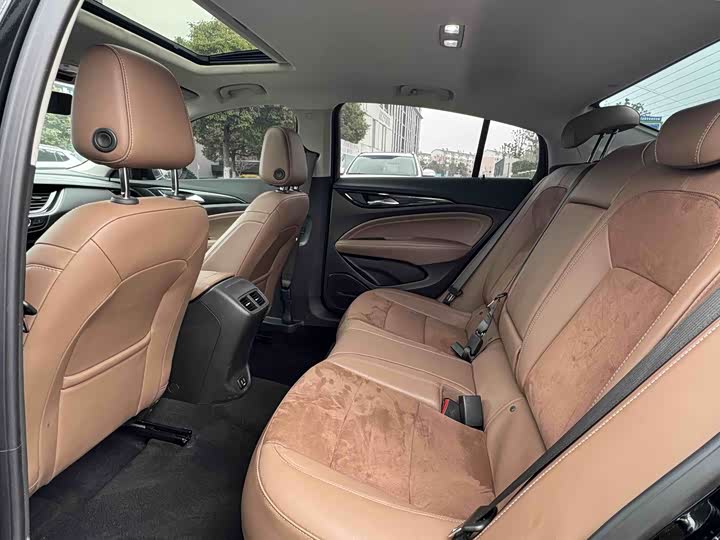 Фото 9 - Buick Regal