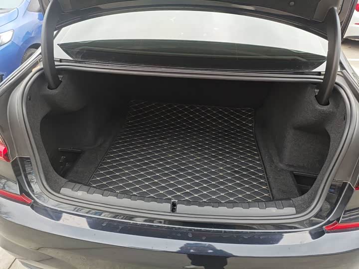 Фото 9 - BMW 3 Series