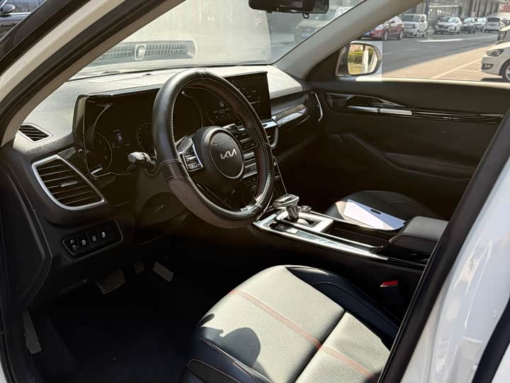 Фото 4 - Kia KX3