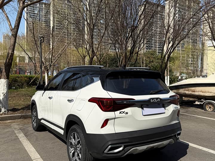 Фото 9 - Kia KX3